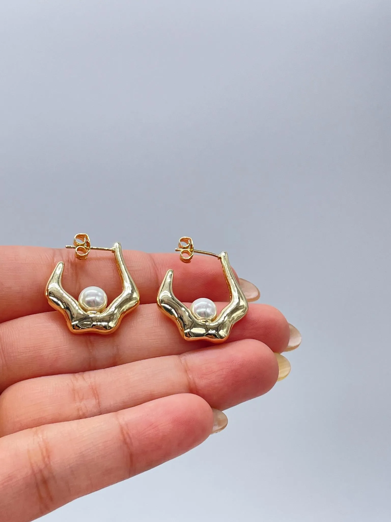 18k Gold filled Boho Style Wavy Hoop Earrings With Inner Pearl Attached