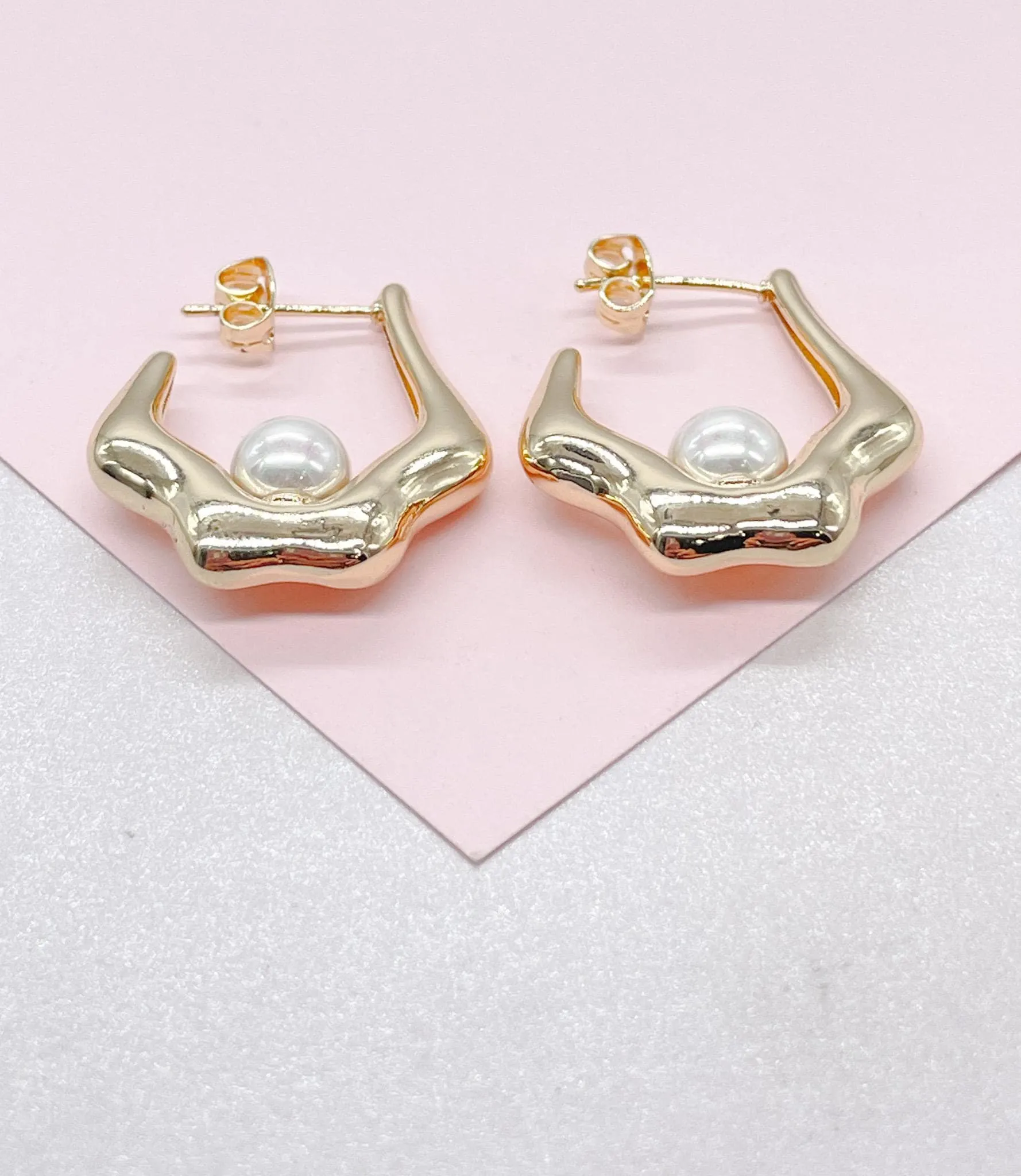 18k Gold filled Boho Style Wavy Hoop Earrings With Inner Pearl Attached