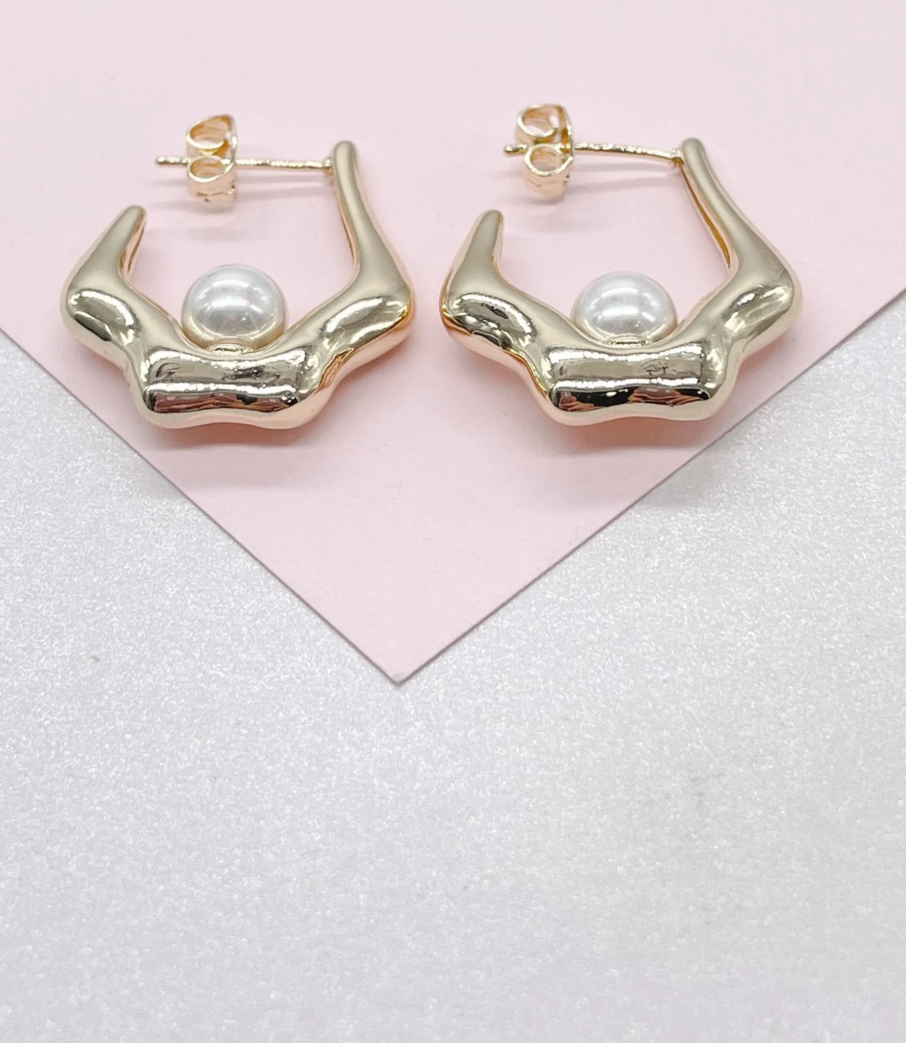 18k Gold filled Boho Style Wavy Hoop Earrings With Inner Pearl Attached