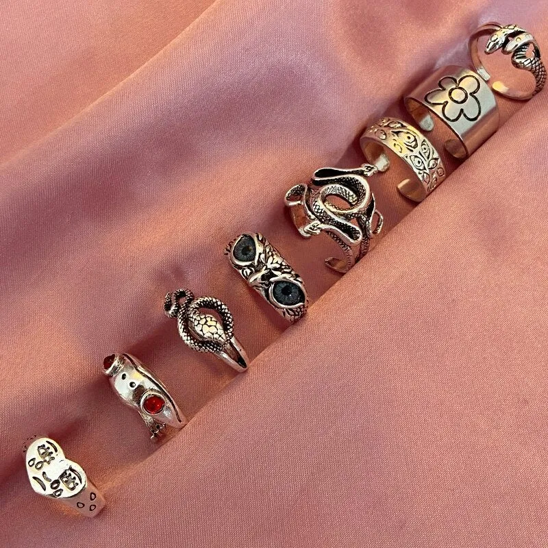 2022 New Korean Style Flower Rings for Women Punk Trendy Vintage Plum Blossom Ring Small Daisy Flower Rings Party Couple Rings