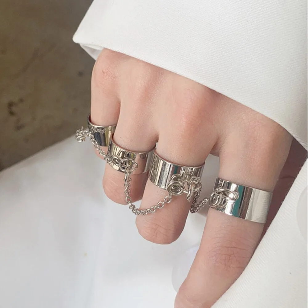 2022 New Korean Style Flower Rings for Women Punk Trendy Vintage Plum Blossom Ring Small Daisy Flower Rings Party Couple Rings