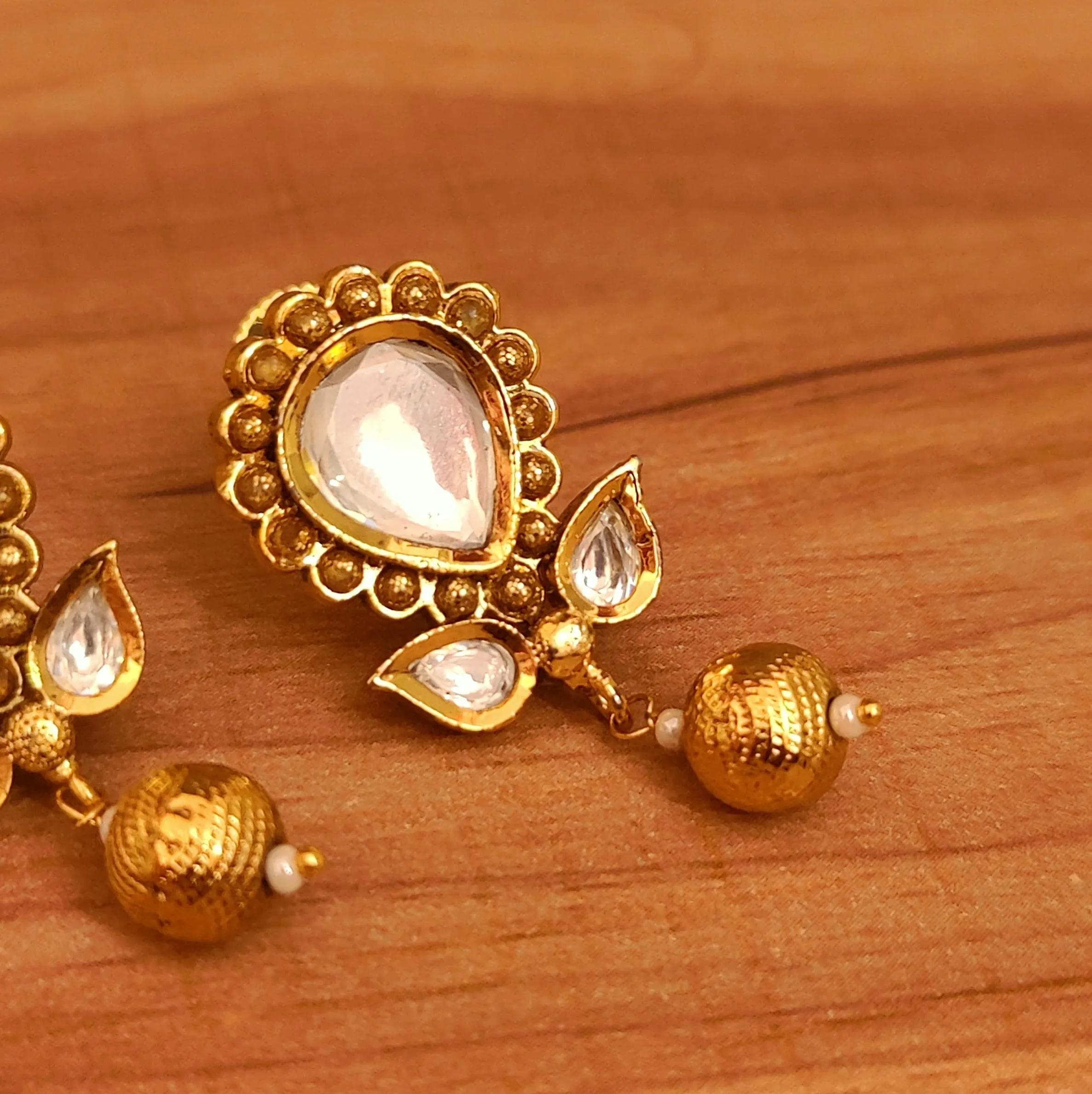 ANTIQUE GOLD KUNDAN POLKI GOLD LOOK STUDS