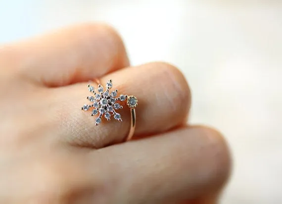 [Beiver] Women White Crystal Snowflake Finger Ring