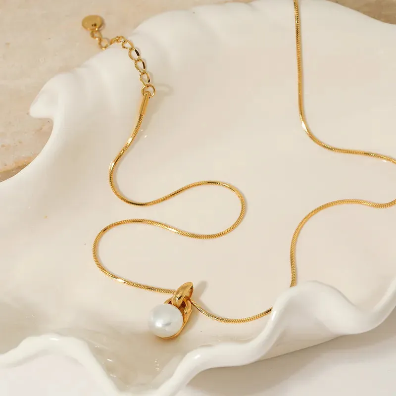 Bold Pearl Sophistication Pendant