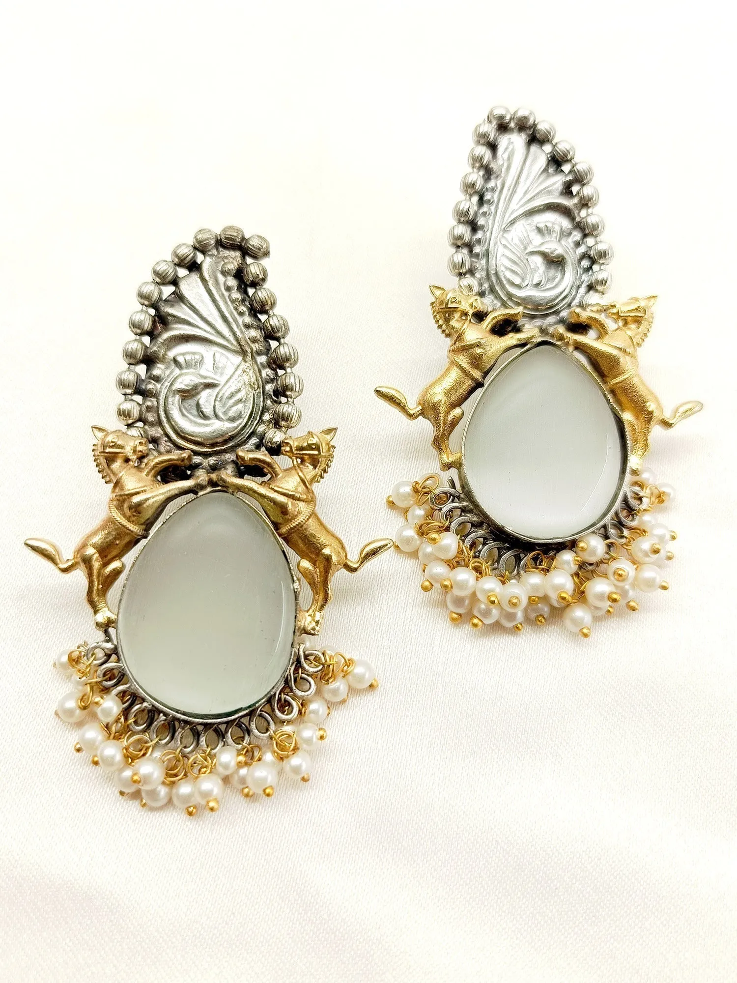 Danvi Grey Oxidized Earrings