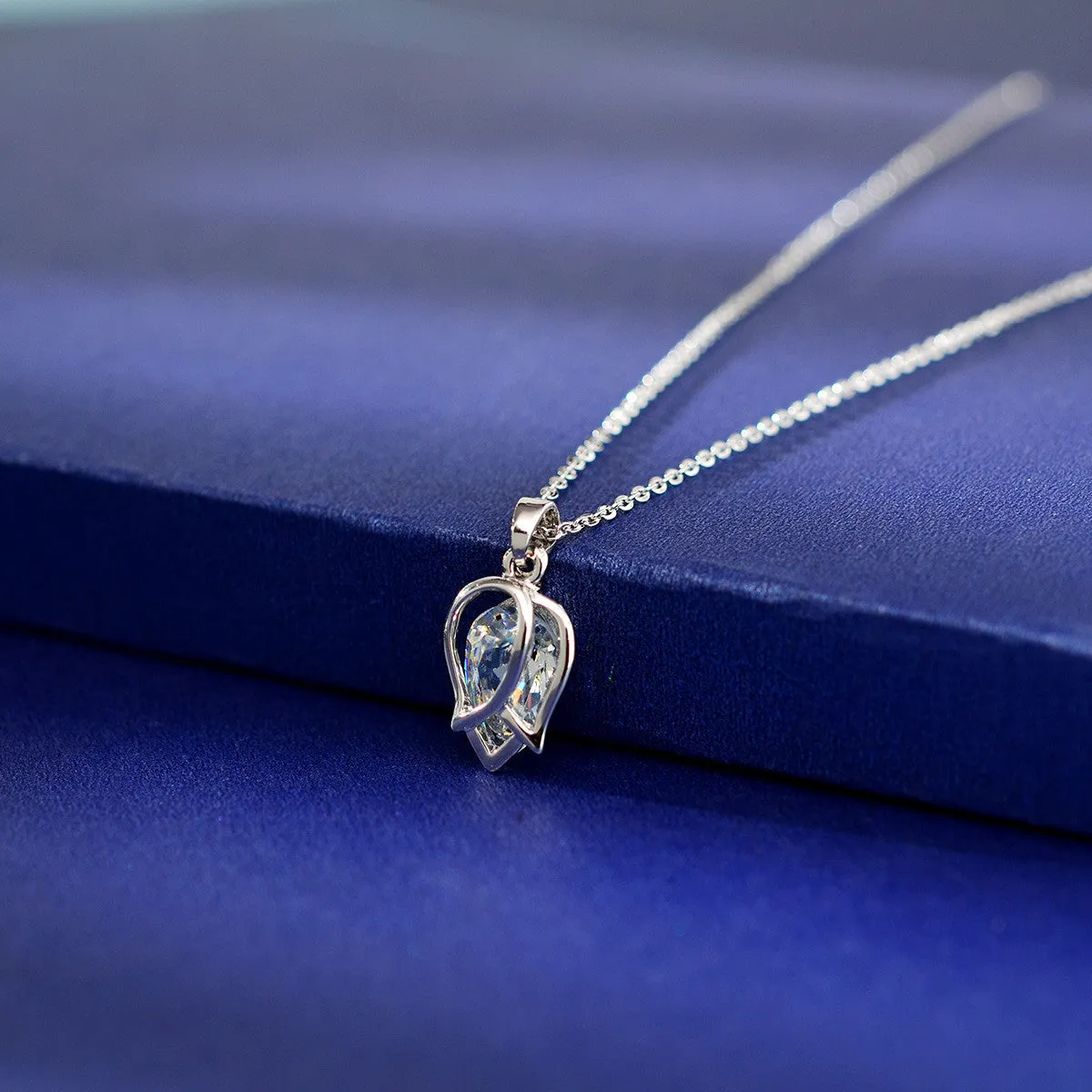 Delicated Rhinestone Tulips Flower Necklaces for Women