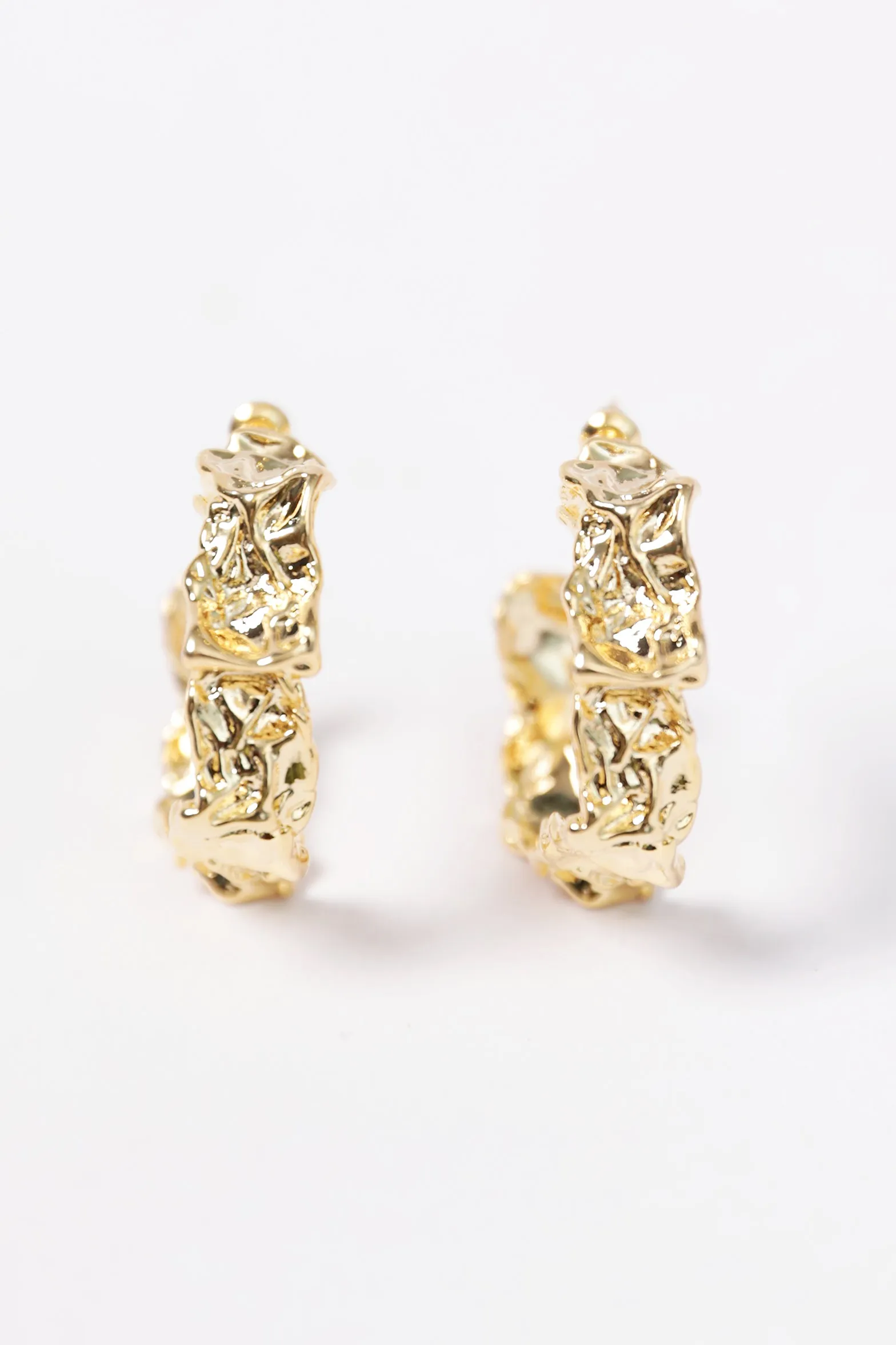 DENTED HOOP EARRINGS
