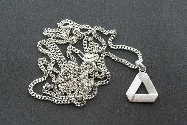 folded triangle pendant on 45 cm link chain