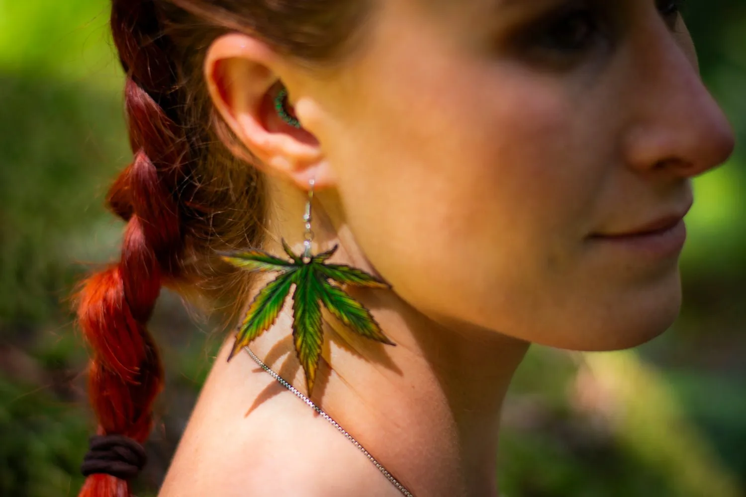 Handcrafted Leather Cannabis Leaf Earrings - Green - Artistic Marijuana-Inspired Jewelry