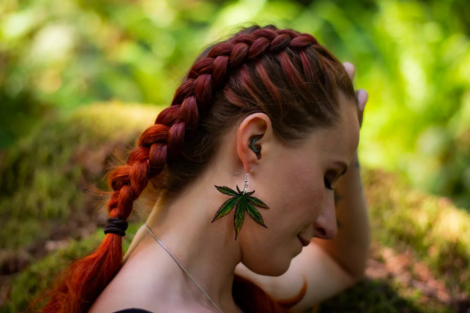 Handcrafted Leather Cannabis Leaf Earrings - Green - Artistic Marijuana-Inspired Jewelry