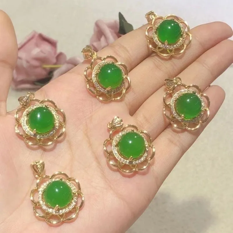 Natural Green Chalcedony Flower Necklace