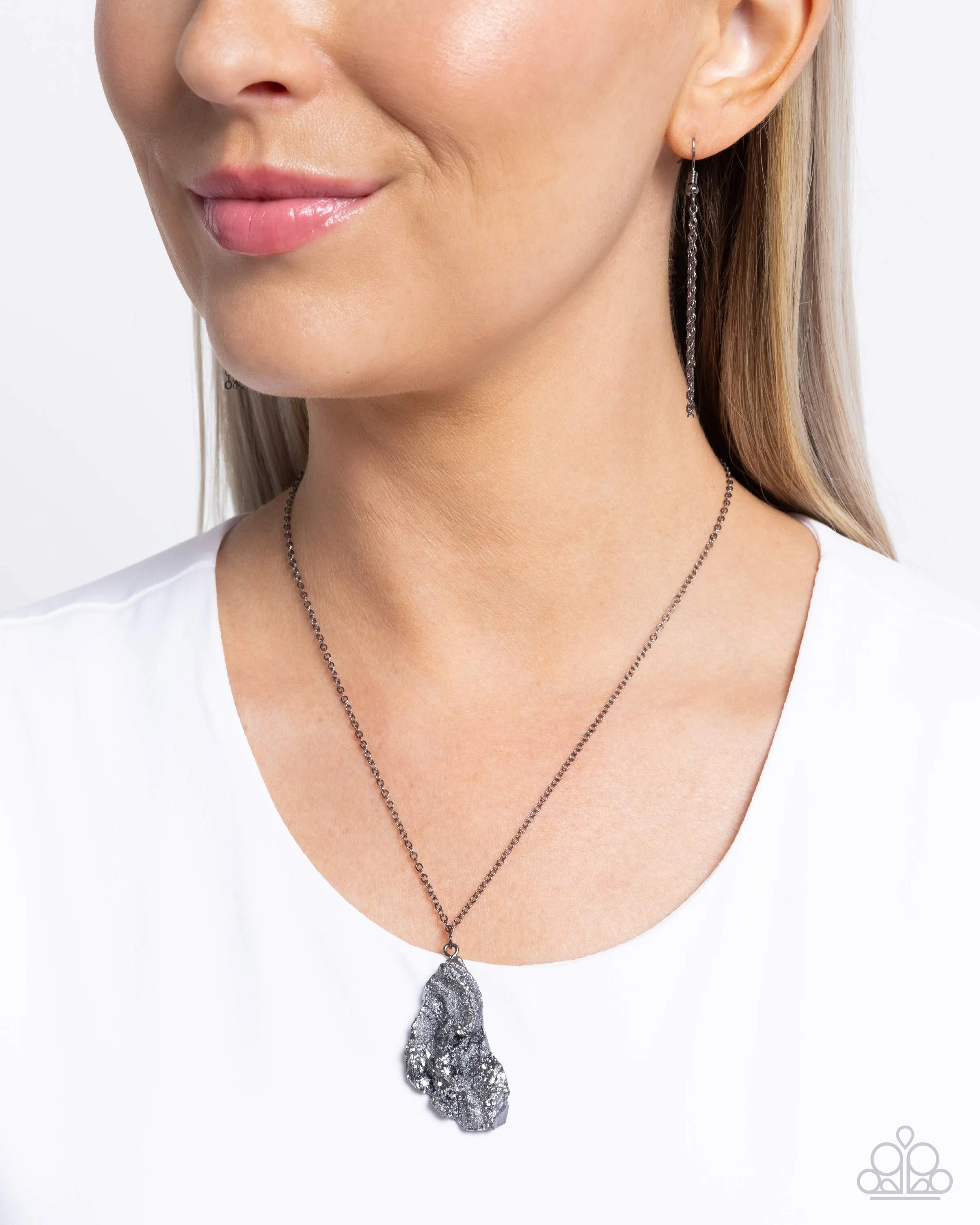 Necklaces Experimental Echo - Black
