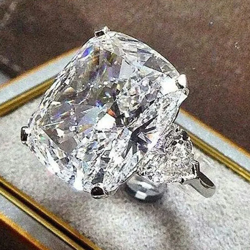 New Arrival Luxury High End Cushion Cut Designer AAA  Quality CZ Diamonds Engagement Rings