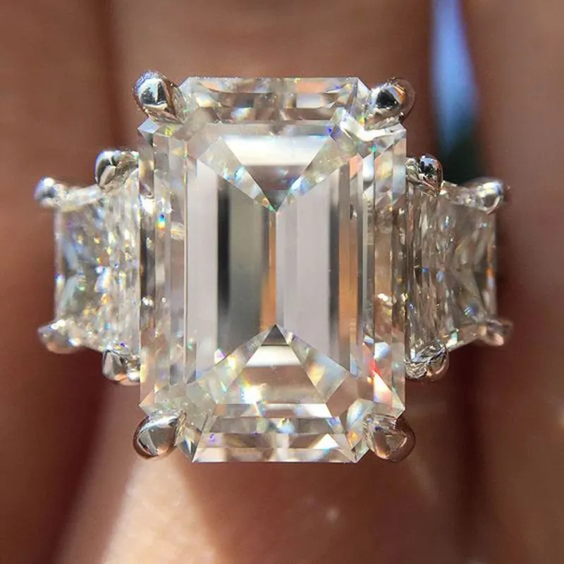 New Arrival Marvelous Luxury Rectangle Cut AAA  Quality CZ Diamonds Engagement Rings