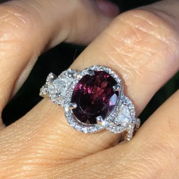 NEW  Designer Luxury Red Stone Oval Cut AAA  Quality CZ Diamonds Fashion Rings
