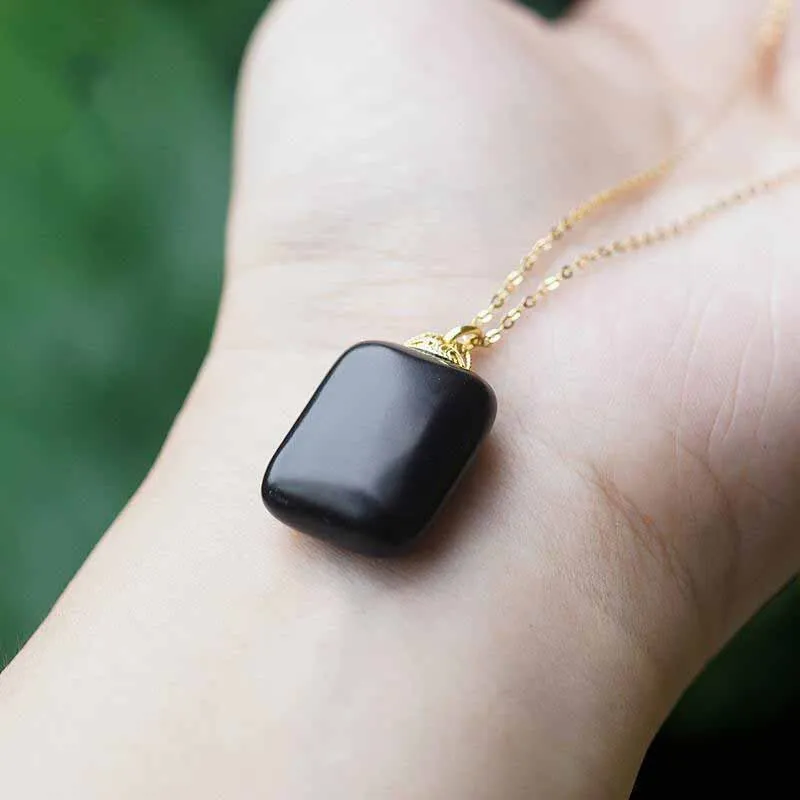 New Retro Series Natural Black Onyx Small Square Necklace
