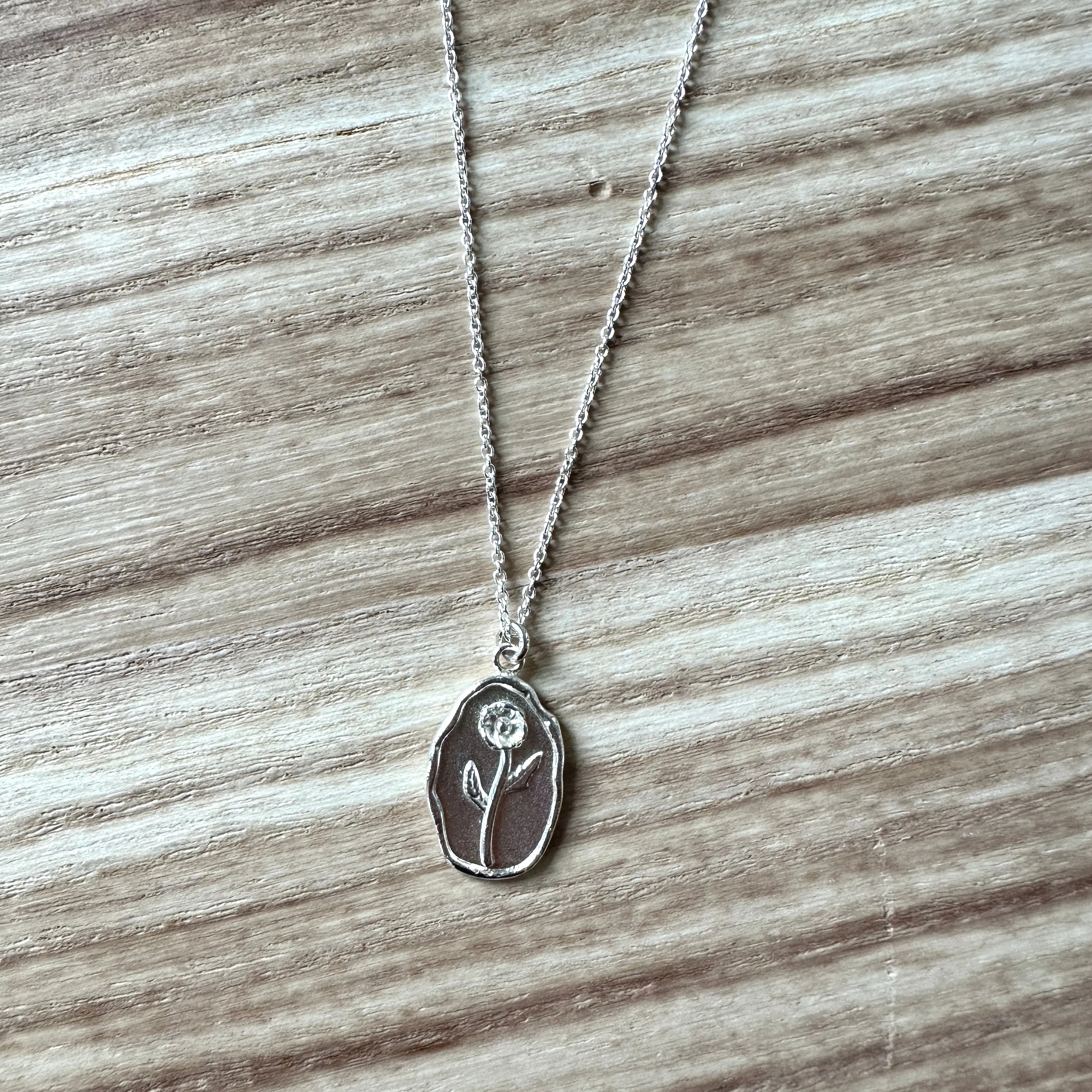 Nicole Gilbert // Birth Flower Necklace August (Poppy)