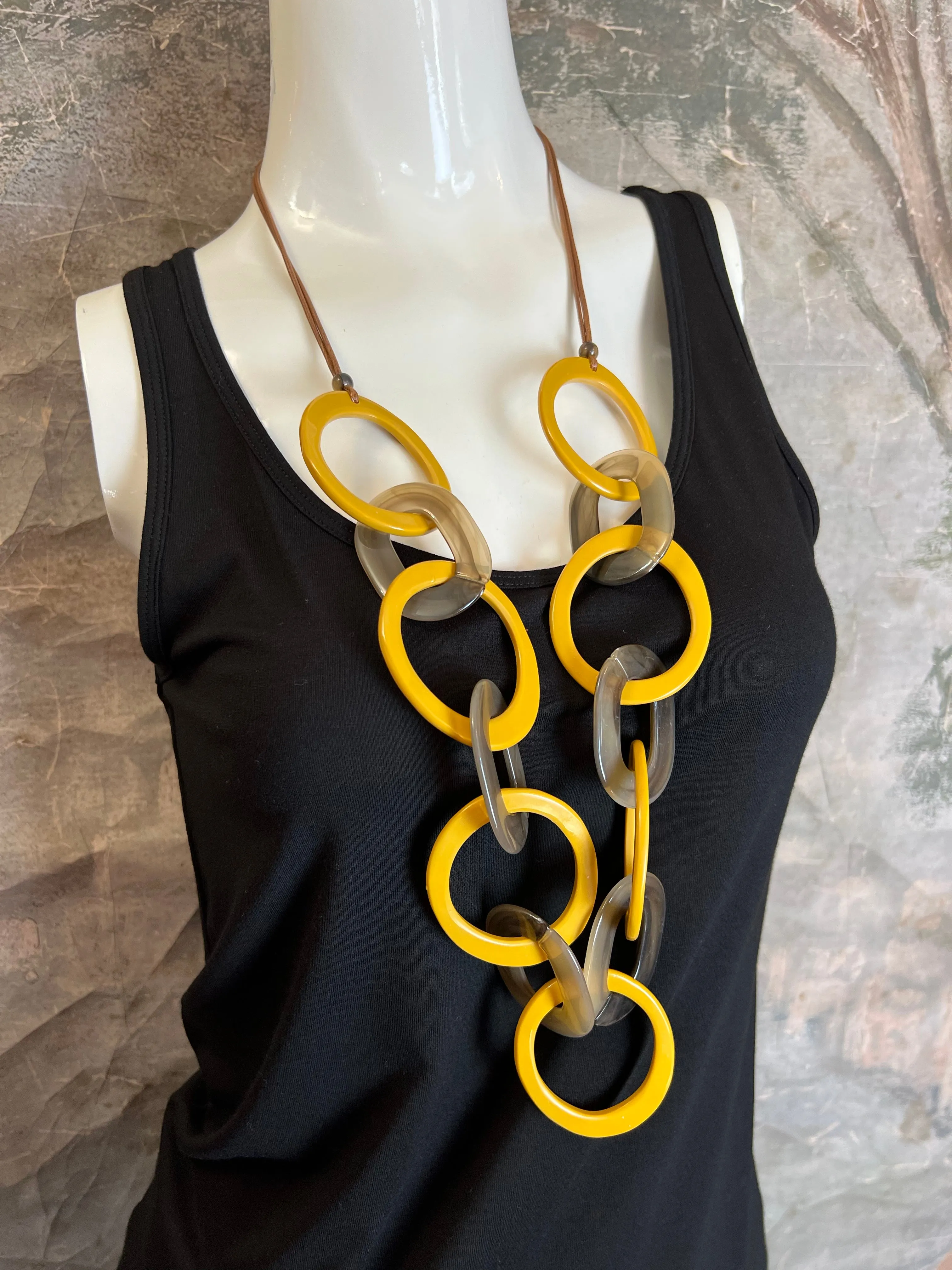 NT1371 Artful Statement Necklace