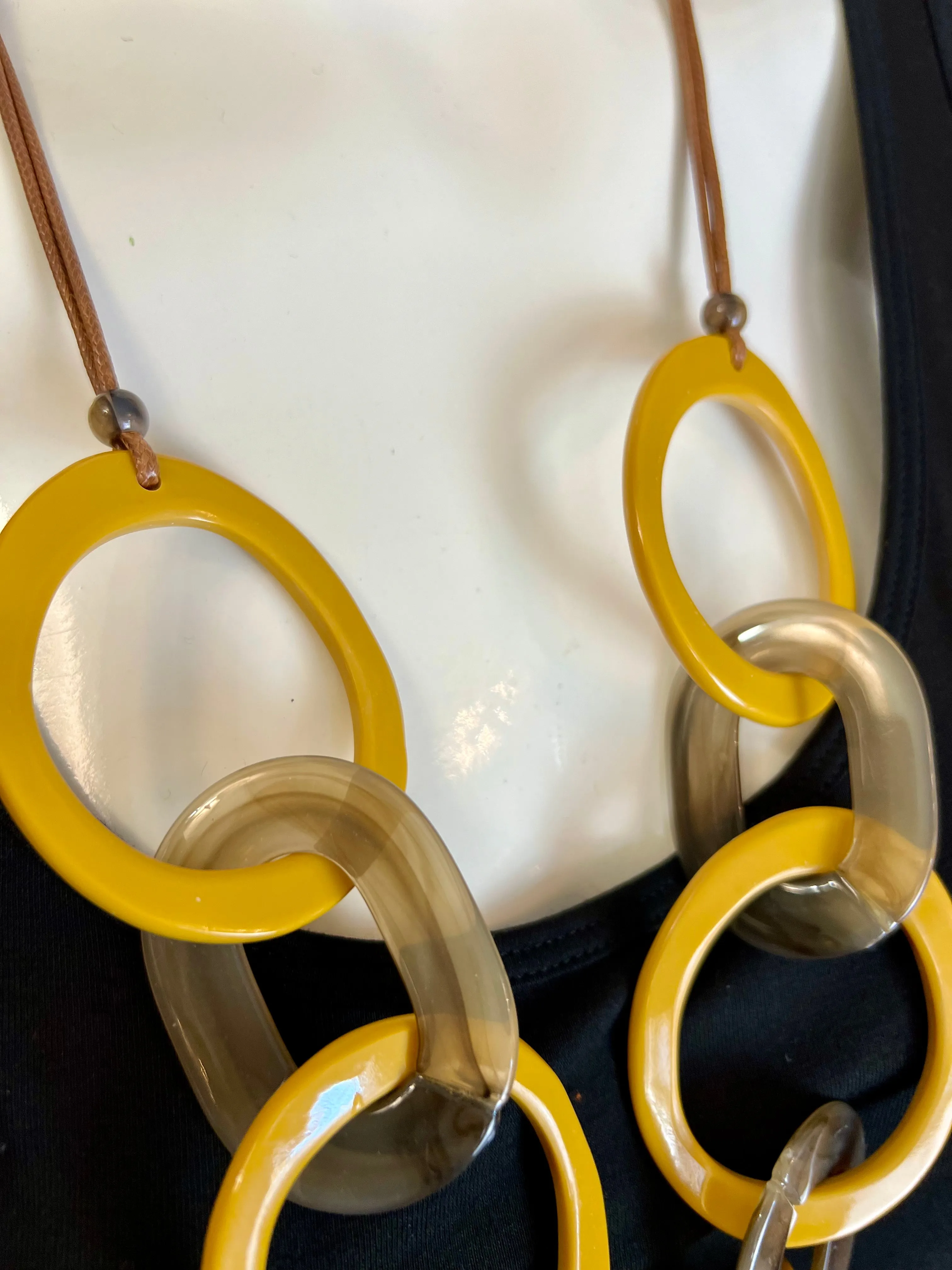 NT1371 Artful Statement Necklace
