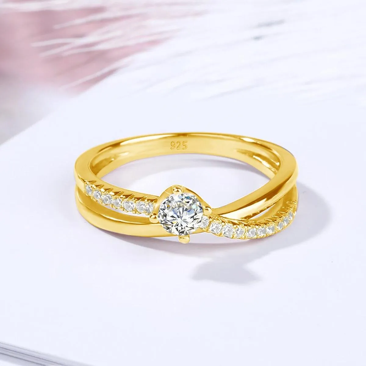Outstanding Round Cut High Quality Moissanite Diamond High Quality Trendy Delicate Lab Diamond Rings