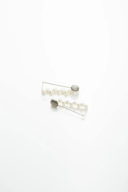 Reversible ear clip gray moonstone and cleo