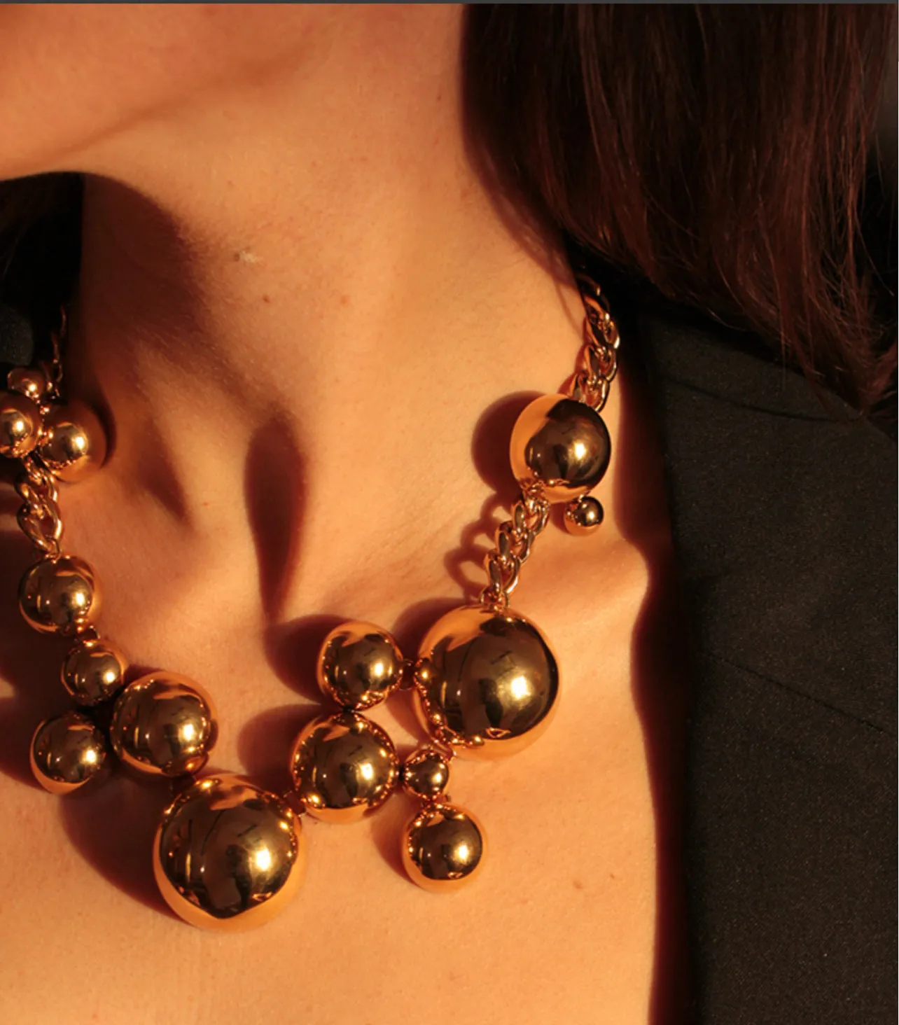 Sägen Solar Golden Statement Necklace