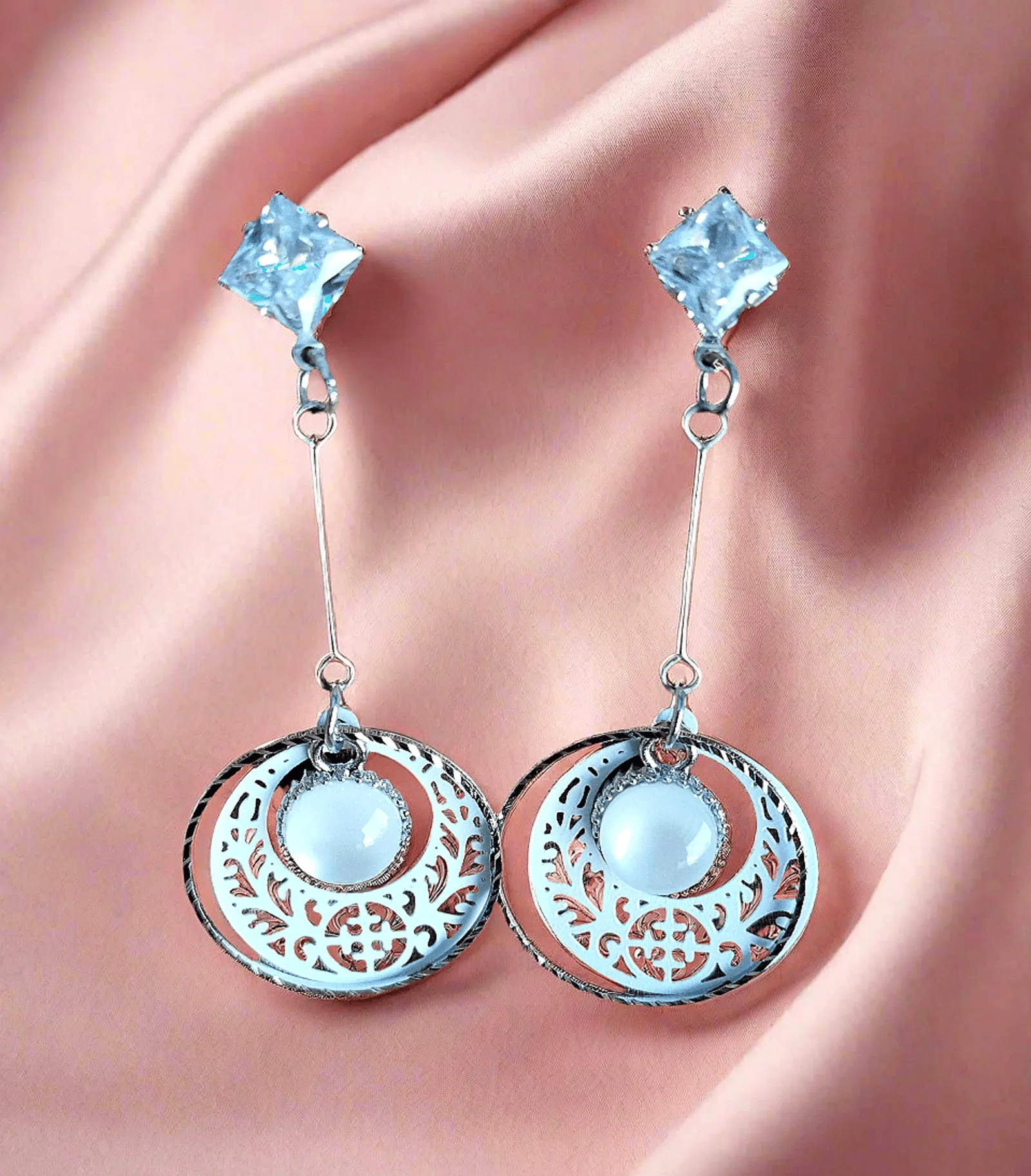 Trendy light weight shiny earring with korean western stylish danglers-c