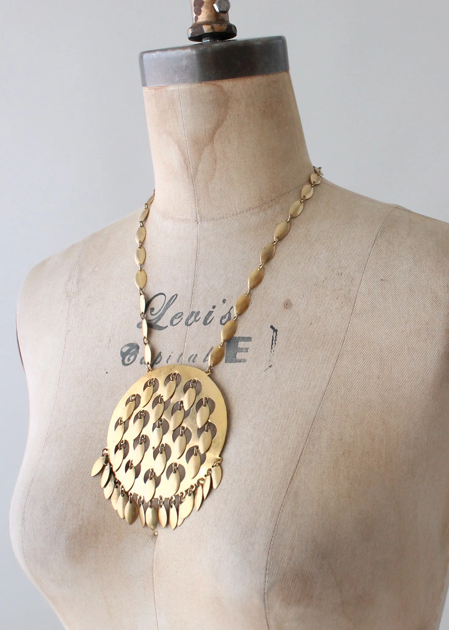 Vintage 1970s Fluttering Disc Statement Necklace
